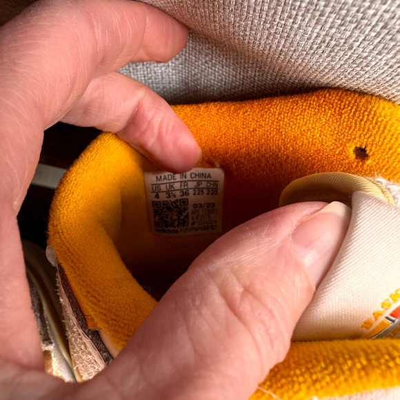 Girls Reebok High Top Sneakers - Picture 2 of 5